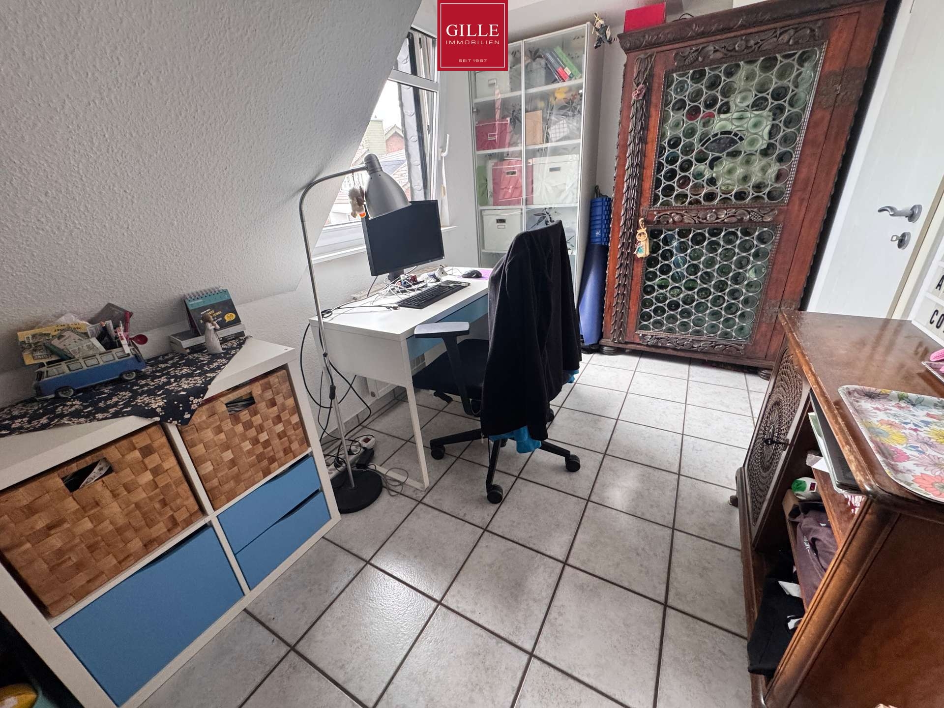 Ansicht 9 von: Sofort Verfügbar - Helle Maisonette-Wohnung mit Galerie, Balkon und zwei Stellplätzen